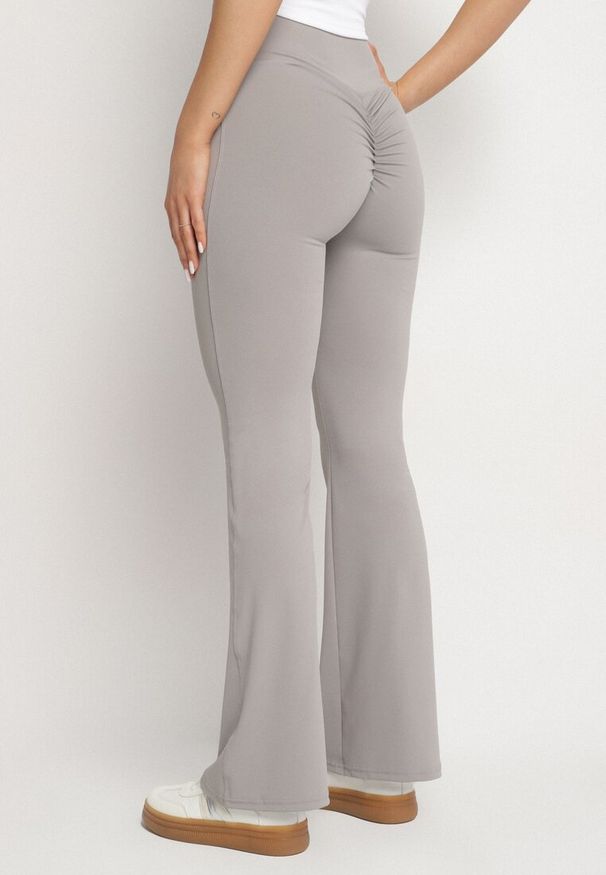 Born2be - Jasnoszare Legginsy Typu Dzwony z Wysokim Stanem Orralise. Okazja: na co dzień. Stan: podwyższony. Kolor: szary. Materiał: tkanina. Styl: klasyczny, casual
