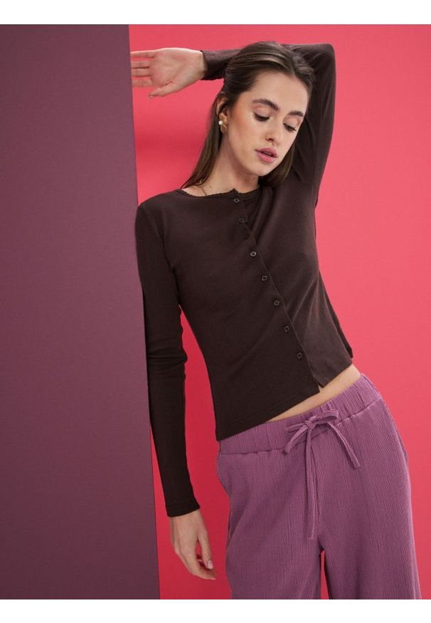 Sinsay - Bawełniana bluzka z długim rękawem - brązowy. Kolor: brązowy. Materiał: bawełna. Długość rękawa: długi rękaw. Długość: długie