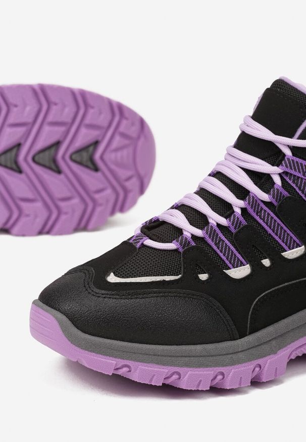 Born2be - Czarno-Fioletowe Sznurowane Buty Trekkingowe Traperki Vices na Grubej Podeszwie Afertie. Wysokość cholewki: za kostkę. Kolor: czarny. Materiał: jeans. Szerokość cholewki: normalna. Styl: klasyczny, wakacyjny, sportowy