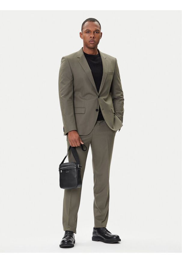 Calvin Klein Saszetka Raised Reporter LV04D3160G Czarny. Kolor: czarny. Materiał: skóra