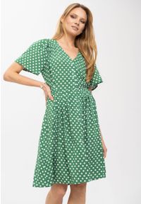 Volcano - Krótka sukienka w grochy G-HARRIET. Typ kołnierza: dekolt w serek. Kolekcja: plus size. Materiał: bawełna. Wzór: grochy. Sezon: lato. Typ sukienki: rozkloszowane, dla puszystych. Styl: retro, klasyczny. Długość: mini