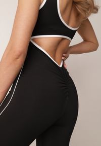 Born2be - Czarny Sportowy Kombinezon Push Up na Ramiączka z Nogawkami Typu Dzwony Nemore. Okazja: na spacer. Kolor: czarny. Długość rękawa: na ramiączkach. Długość: długie. Styl: sportowy #8