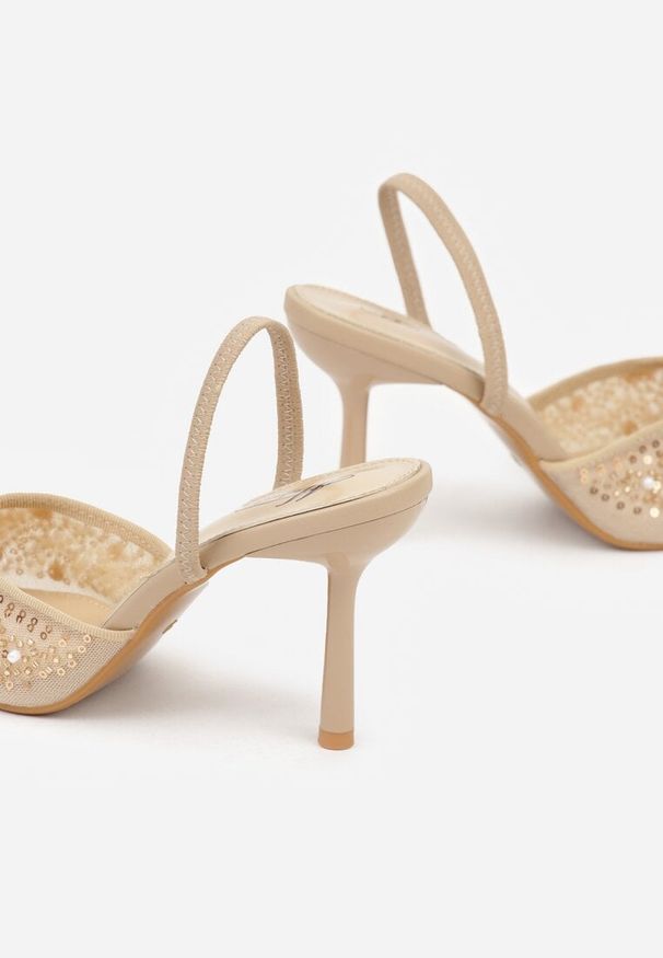 Renee - Ciemnobeżowe Szpilki Slingback Zdobione Perełkami i Cekinami Irifera. Okazja: na co dzień, na studniówkę. Zapięcie: bez zapięcia. Kolor: beżowy. Materiał: jeans, satyna. Wzór: aplikacja. Obcas: na szpilce. Styl: elegancki, casual