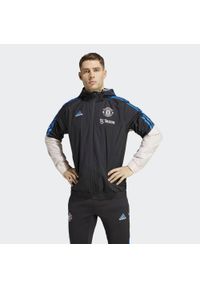 Kurtka do piłki nożnej męska Adidas Manchester United Condivo 22 All-Weather. Kolor: różowy, czarny, wielokolorowy. Materiał: materiał