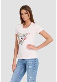 Guess - GUESS Różowy t-shirt Floral Triangle Tee. Kolor: różowy
