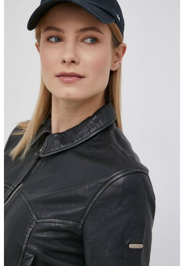 Superdry kurtka skórzana damska kolor czarny przejściowa. Okazja: na co dzień. Kolor: czarny. Materiał: skóra. Wzór: gładki. Styl: casual