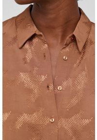 Answear Lab Koszula damska kolor brązowy relaxed z kołnierzykiem klasycznym. Typ kołnierza: kołnierzyk klasyczny. Kolor: brązowy. Materiał: tkanina. Styl: wakacyjny, klasyczny #3