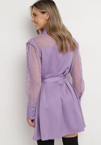 Born2be - Fioletowa Koszulowa Mini Sukienka z Materiałowym Paskiem i Siateczką w Górnej Części Gudris. Kolor: fioletowy. Materiał: materiał. Typ sukienki: koszulowe. Długość: mini #2
