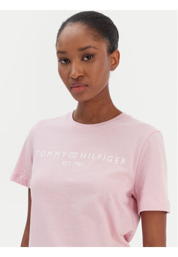 TOMMY HILFIGER - Tommy Hilfiger T-Shirt Logo WW0WW40276 Różowy Regular Fit. Kolor: różowy. Materiał: bawełna
