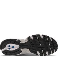 Buty unisex New Balance MR530EMA – białe. Okazja: na co dzień. Kolor: biały. Materiał: skóra, syntetyk, materiał. Szerokość cholewki: normalna. Sezon: lato #4