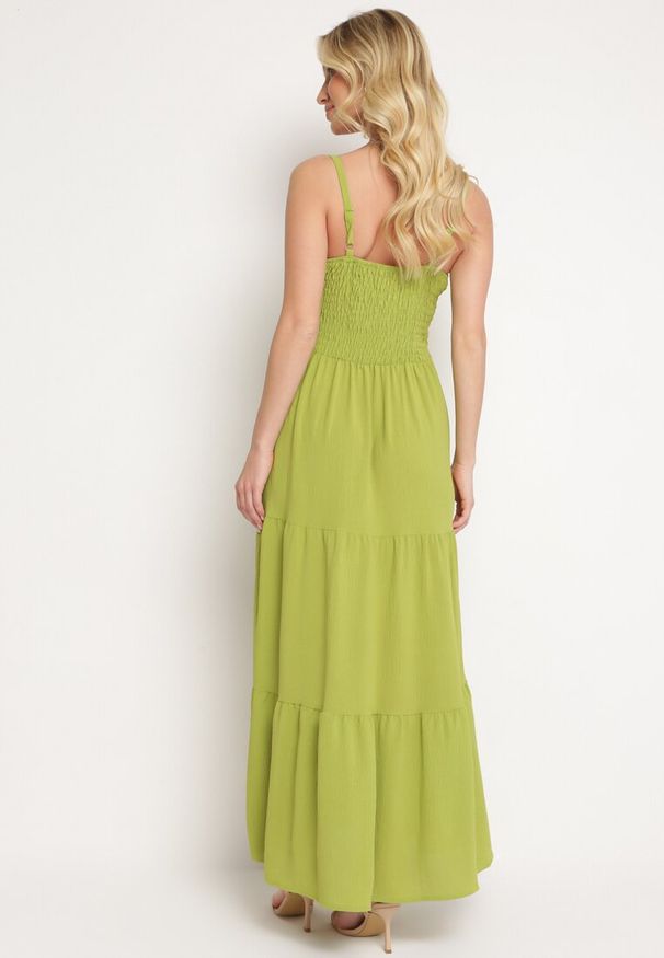 Born2be - Zielona Sukienka na Regulowanych Ramiączkach z Gumką w Pasie Ebisina. Okazja: na co dzień. Kolor: zielony. Długość rękawa: na ramiączkach. Sezon: lato. Styl: elegancki, casual