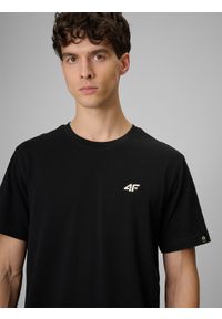 4f - 4F T-shirt regular z nadrukiem męski - czarny L. Okazja: na co dzień. Kolor: czarny. Materiał: materiał. Wzór: nadruk. Styl: casual, klasyczny #2