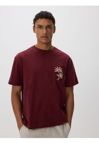 Reserved - T-shirt boxy z haftem - ciemnofioletowy. Kolor: fioletowy. Materiał: bawełna, dzianina. Wzór: haft