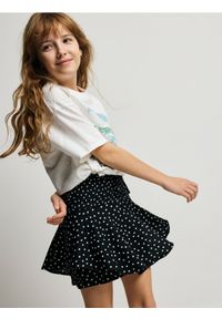 Reserved - Spódnico-spodenki w kropki - czarny. Kolor: czarny. Materiał: dzianina. Wzór: kropki #1