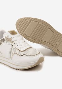 Born2be - Białe Sneakersy na Grubej Podeszwie Ozdobione Brokatem Petasse. Okazja: na co dzień. Kolor: biały. Wzór: aplikacja #2