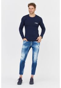 Emporio Armani - EMPORIO ARMANI Granatowy longsleeve męski z szarym logo. Kolor: niebieski. Materiał: prążkowany. Długość rękawa: długi rękaw