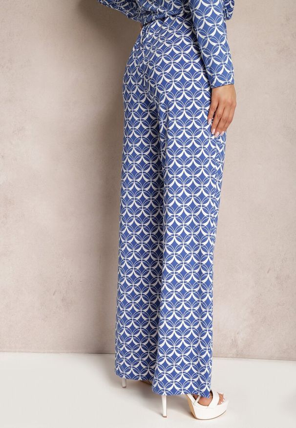 Renee - Niebieskie Spodnie o Szerokim Kroju w Ozdobny Print z Kieszeniami Ashel. Okazja: na co dzień. Kolor: niebieski. Wzór: nadruk. Styl: elegancki, casual