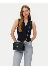 Calvin Klein Torebka Ck Camera Bag W/Pocket_Mono K60K613140 Czarny. Kolor: czarny. Materiał: skórzane #4