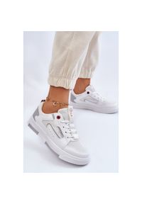 Damskie Niskie Sneakersy Cross Jeans LL2R4011C Białe. Zapięcie: sznurówki. Kolor: biały. Materiał: materiał, skóra ekologiczna. Obcas: na platformie #4