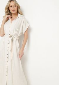 Born2be - Jasnobeżowa Sukienka z Bawełny o Koszulowym Kroju z Wiązanym Paskiem Elanitiela. Okazja: na co dzień. Kolor: beżowy. Materiał: bawełna. Długość rękawa: krótki rękaw. Typ sukienki: koszulowe. Styl: casual, elegancki #7