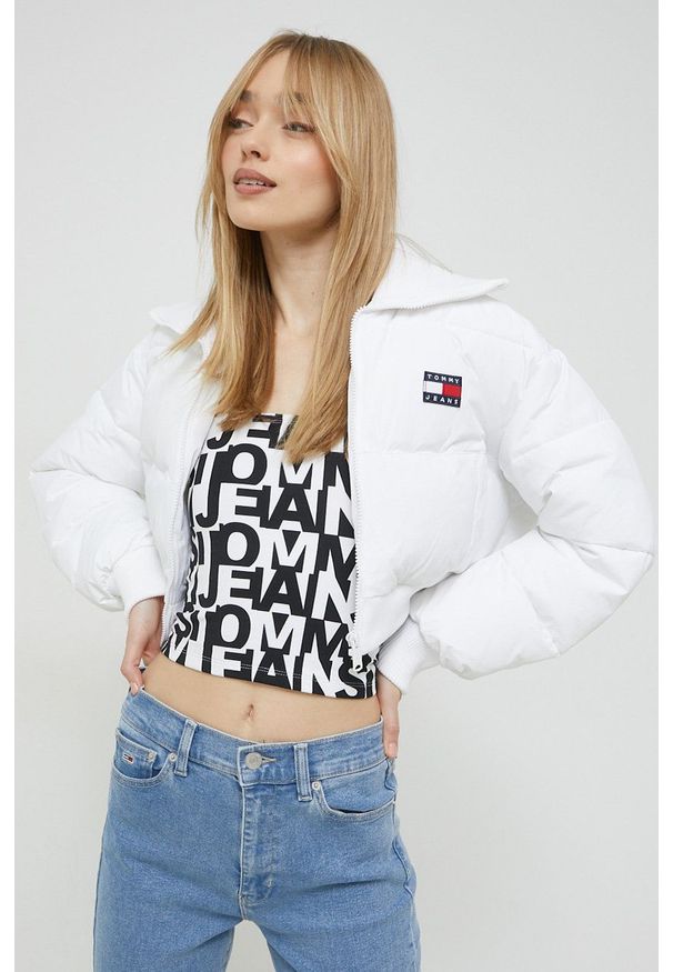 Tommy Jeans kurtka damska kolor biały zimowa. Kolor: biały. Materiał: puch, poliamid. Sezon: zima