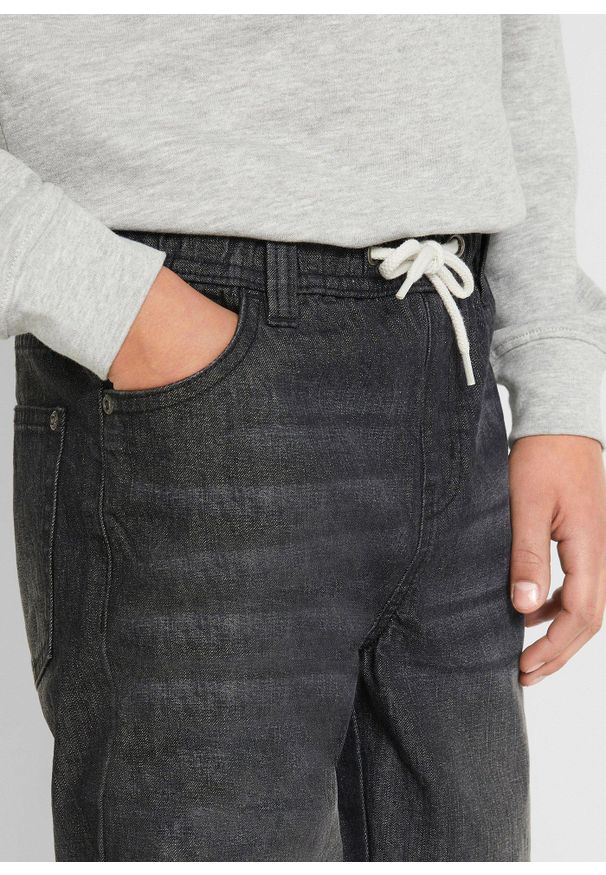 bonprix - Dżinsy z gumką w talii z czystej bawełny, regular fit (2 pary). Okazja: na uczelnię. Kolor: niebieski. Wzór: aplikacja