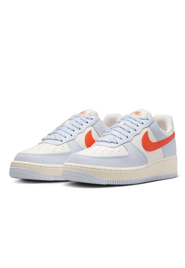 Buty Sportowe Damskie Nike Air Force 1 '07. Kolor: biały. Model: Nike Air Force. Sport: turystyka piesza