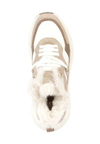 Geox sneakersy skórzane D DIAMANTA C kolor beżowy D36UFC 08522 C0118. Nosek buta: okrągły. Zapięcie: sznurówki. Kolor: beżowy. Materiał: skóra. Szerokość cholewki: normalna #4