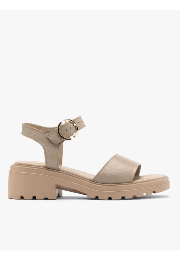 Ryłko - Beżowe sandały na traktorowej podeszwie. Kolor: beżowy. Materiał: skóra. Styl: street