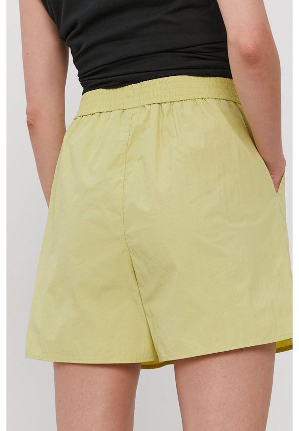 Vero Moda - Szorty. Okazja: na co dzień. Kolor: zielony. Materiał: tkanina, poliester. Wzór: gładki. Styl: casual