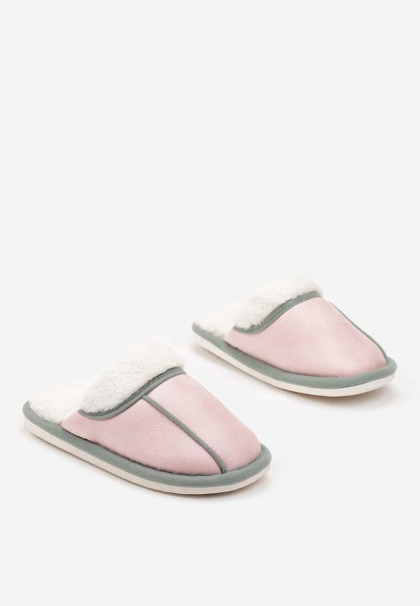 Born2be - Różowe Kapcie z Futerkiem i Ozdobnymi Przeszyciami Dylaria. Kolor: różowy. Materiał: futro