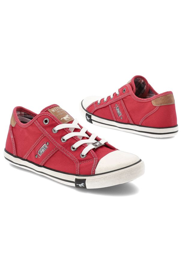 Czerwone Trampki Mustang Płaskie Obuwie Unisex. Okazja: na co dzień. Zapięcie: pasek. Kolor: czerwony. Materiał: guma, jeans, materiał. Sezon: lato. Styl: casual, elegancki, klasyczny