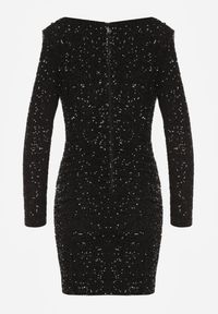 Born2be - Czarna Dopasowana Sukienka Wieczorowa z Lejącym Dekoltem i Cekinami Siwedea. Okazja: na wesele, na ślub cywilny. Kolor: czarny. Materiał: poliester. Długość rękawa: długi rękaw. Wzór: aplikacja. Styl: wizytowy #5