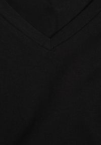 Born2be - Czarny T-shirt Bawełniany o Klasycznym Fasonie Iridessae. Okazja: na co dzień. Typ kołnierza: dekolt w łódkę. Kolor: czarny. Materiał: bawełna. Styl: klasyczny #8