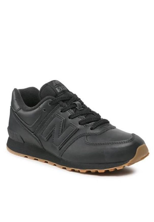 Buty do chodzenia dla dzieci New Balance Balance 574. Zapięcie: sznurówki. Kolor: wielokolorowy, czarny. Materiał: tkanina, materiał, skóra, syntetyk. Szerokość cholewki: normalna. Model: New Balance 574. Sport: turystyka piesza
