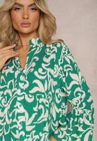 Renee - Zielona Rozkloszowana Sukienka z Wiskozy w Ornamentalny Wzór Irlilena. Kolor: zielony. Materiał: wiskoza. Sezon: lato