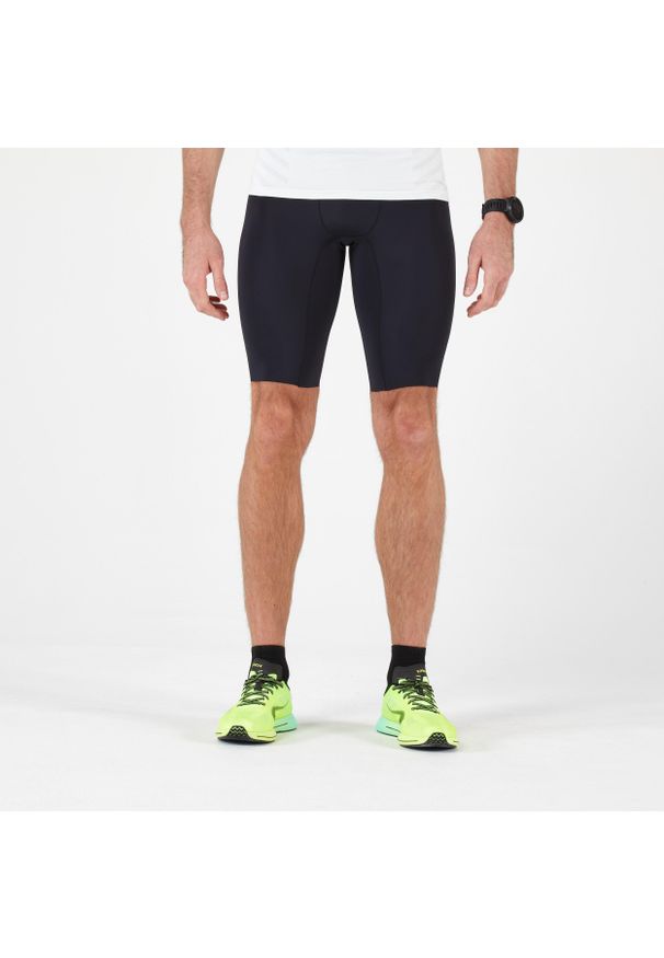 KIPRUN - Legginsy do biegania krótkie męskie Kiprun. Kolor: czarny. Materiał: elastan, poliamid, materiał