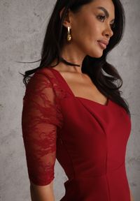 Renee - Bordowa Sukienka VICES o Taliowanym Kroju z Rękawami z Koronki Metirei. Kolor: czerwony. Materiał: koronka. Wzór: koronka. Styl: elegancki #8