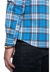 Wrangler - KOSZULA MĘSKA WRANGLER LS 1PKT BUTTON DOWN PARISIAN BLUE W5A3BMX96 112130022. Typ kołnierza: button down #7