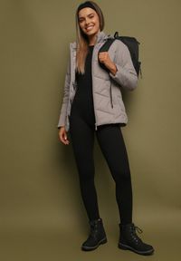 Born2be - Jasnoszara Kurtka z Pikowanymi Przeszyciami i Odpinanym Kapturem Felanwen. Okazja: na co dzień. Kolor: szary. Materiał: jeans. Styl: casual, elegancki, sportowy #2