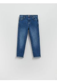 Reserved - Jeansy boyfriend slim - granatowy. Kolor: niebieski