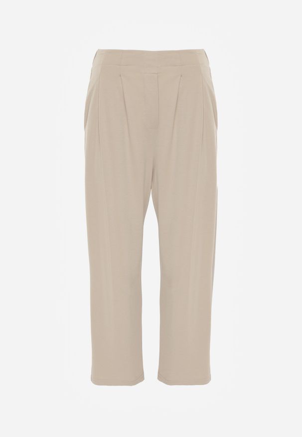 Born2be - Beżowe Spodnie z Eleganckimi Zakładkami i Nogawkami o Długości 3/4 Dorasea. Okazja: do pracy, na co dzień. Kolekcja: plus size. Kolor: beżowy. Styl: elegancki