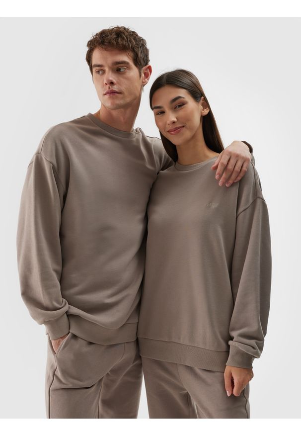 4f - 4F Bluza dresowa nierozpinana bez kaptura uniseks - brązowa S. Okazja: na co dzień. Typ kołnierza: bez kaptura. Kolor: brązowy. Materiał: dresówka. Wzór: gładki, ze splotem. Styl: sportowy, klasyczny, casual