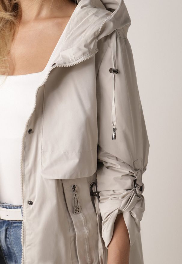 Born2be - Beżowa Przejściowa Kurtka Parka z Kapturem i Podwijanymi Rękawami Tinarose. Okazja: na spacer, na co dzień. Typ kołnierza: kaptur. Kolor: beżowy. Materiał: jeans, dresówka. Styl: casual