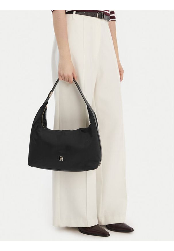 TOMMY HILFIGER - Tommy Hilfiger Torebka Th Go Hobo Nylon AW0AW18229 Czarny. Kolor: czarny