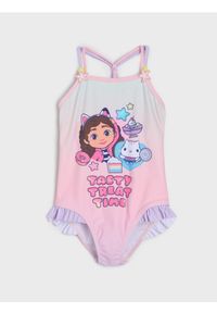 Sinsay - Strój kąpielowy z falbankami i nadrukiem Gabby's Dollhouse - wielobarwny. Wzór: nadruk #1
