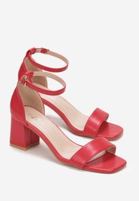 Born2be - Czerwone Sandały Ebine. Nosek buta: otwarty. Zapięcie: pasek. Kolor: czerwony. Obcas: na obcasie. Styl: klasyczny. Wysokość obcasa: średni #5