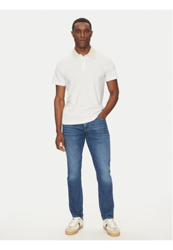 Guess Polo M5GP66 J1314 Biały Regular Fit. Typ kołnierza: polo. Kolor: biały. Materiał: bawełna