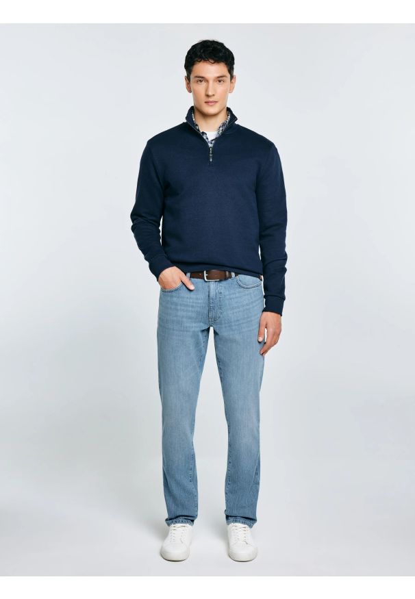 Big-Star - Bluza męska ze stójką granatowa Salih 403. Typ kołnierza: kołnierzyk stójkowy. Kolor: niebieski. Materiał: wiskoza, dzianina. Styl: klasyczny