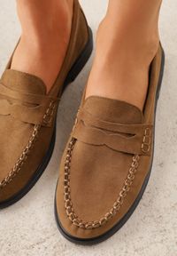 Born2be - Jasnobrązowe Mokasyny VICES ze Skórzaną Wkładką Ozdobione Przeszyciami Nicogeus. Okazja: na co dzień. Kolor: beżowy. Materiał: skóra. Wzór: aplikacja. Styl: casual, elegancki, klasyczny #2